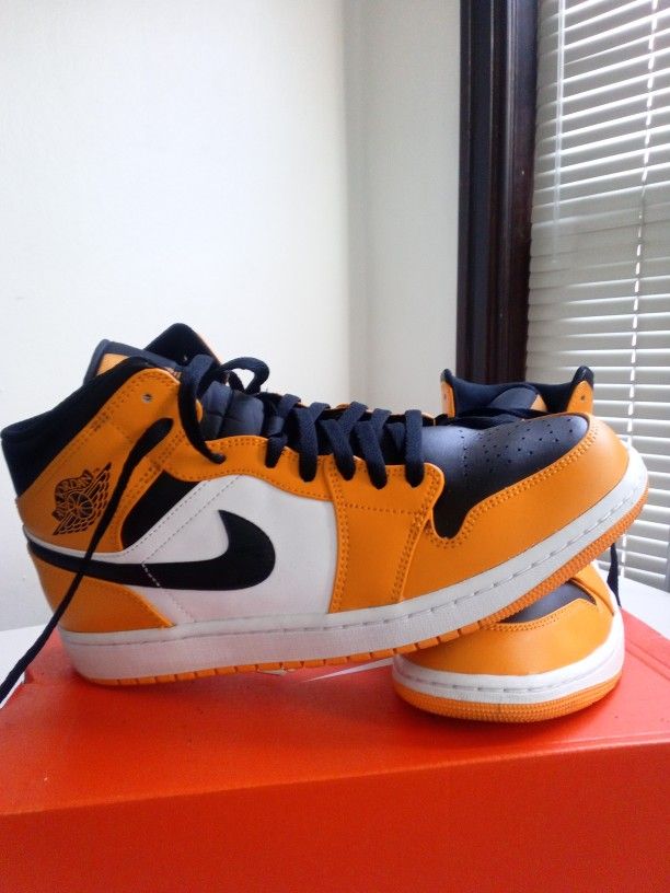 Air Force 1s - Yellow