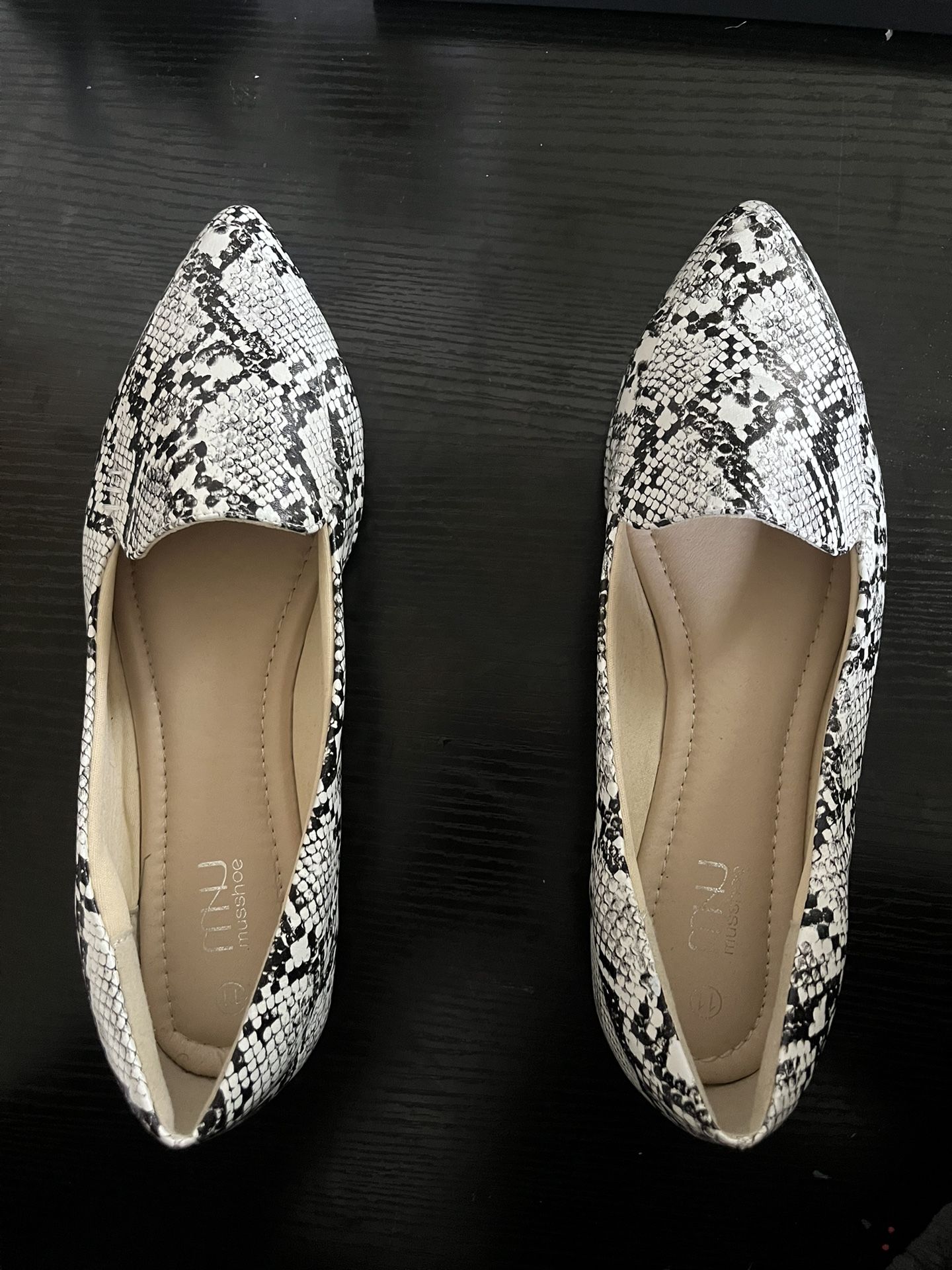 Women’s Flats, Pointed Toe