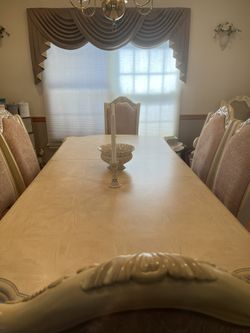 Michael Amici Dining Room Set