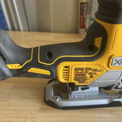 DEWALT 20V MAX XR Cordless Barrel Grip Jigsaw