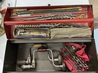 Auger drills and Braces, includes Toolbox - A Lot of Vintage Tools