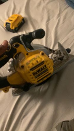 DeWalt Cordless Circular Saw with Battery