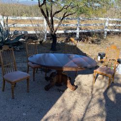 Need Some Additional Holiday Seating ? Table And 4 Chairs 