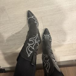 Size 8 Black Western Boots