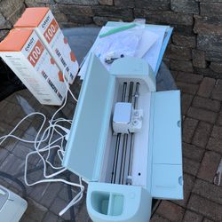 Cricut Cutter For Stickers, Designs. 