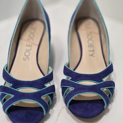 Brand New W/O TAGS ladys 6.5 Wedge Shoes