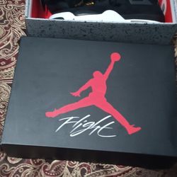 New Jordan 4s Retro Royalty 