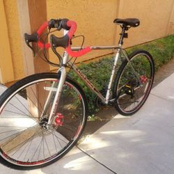 ROAD BIKE 21 SPEEDS TIRE 700C SIZE L LIKE NEW