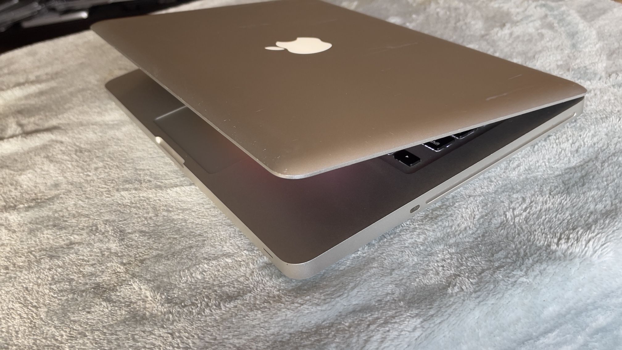 Apple MacBook Pro 15” Retina Core I7, 16GB Ram, 1TB SSD $375 Firm 