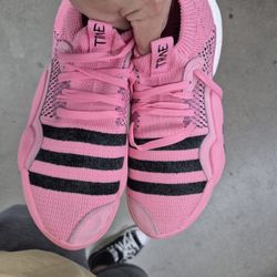 Size 10 Adidas Trae Young Pink