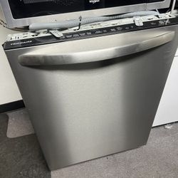 Frigidaire Dishwasher 24”