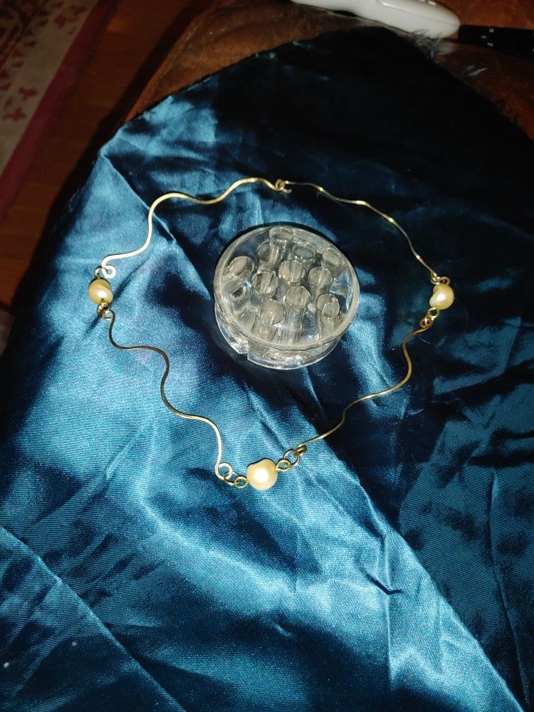 River Pearls/Goldtone choker