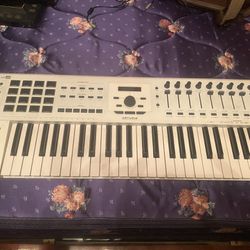 Arturia Keylab49 MIDI Keyboard