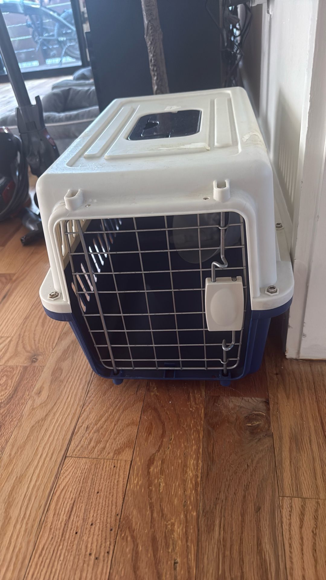 Hard plastic Pet Carrier 