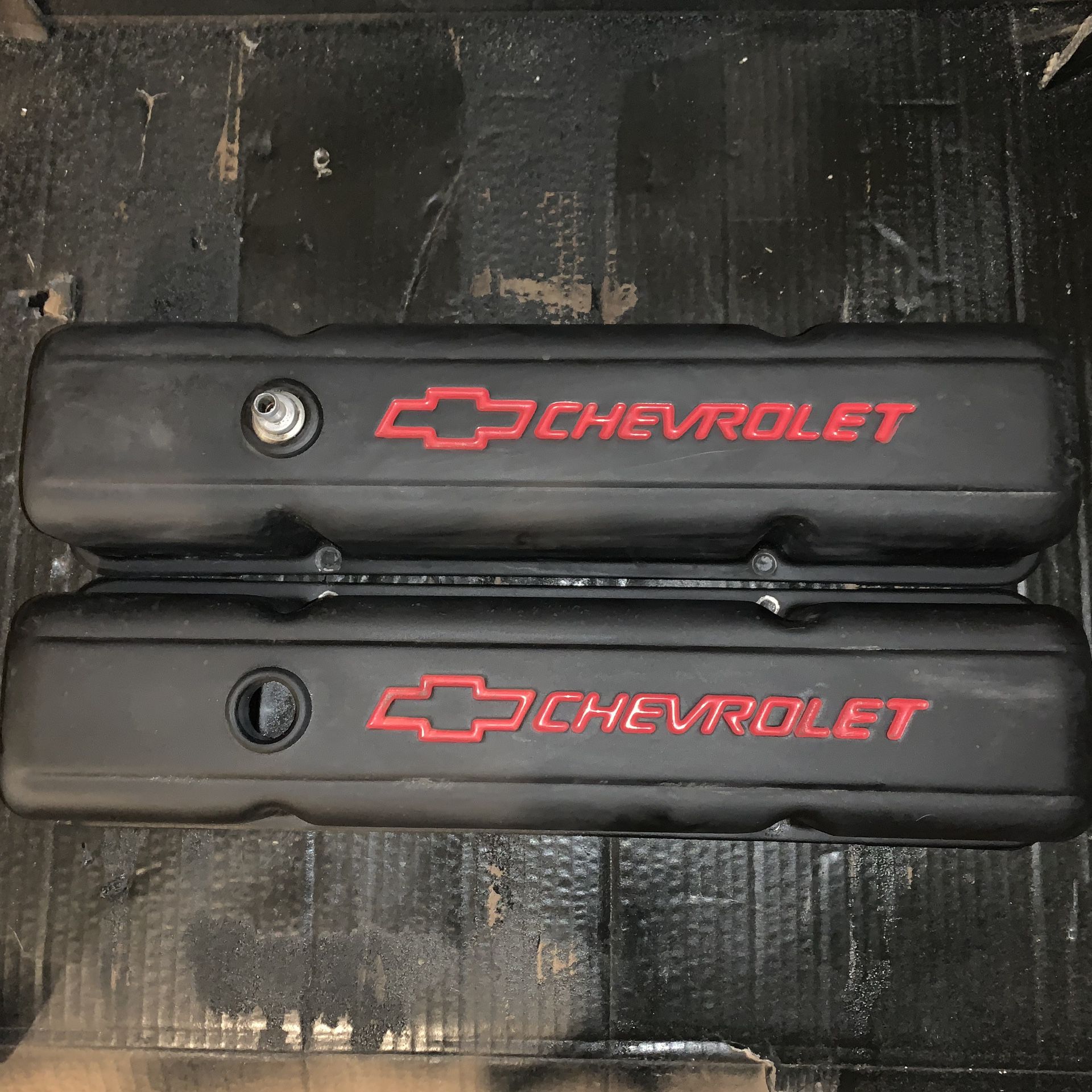 Chevrolet performance SBC valve covers
