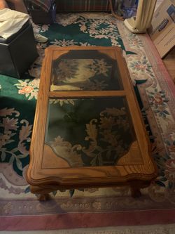 Decorative wood/glass coffee table