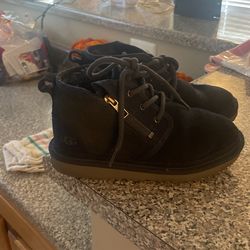 Boys Ugg Boots Size 2