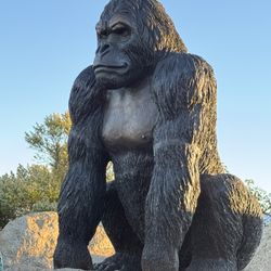 Gorilla Bronze Statue 