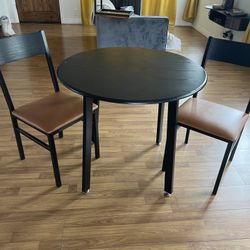 Black Round Breakfast Table With Chairs 