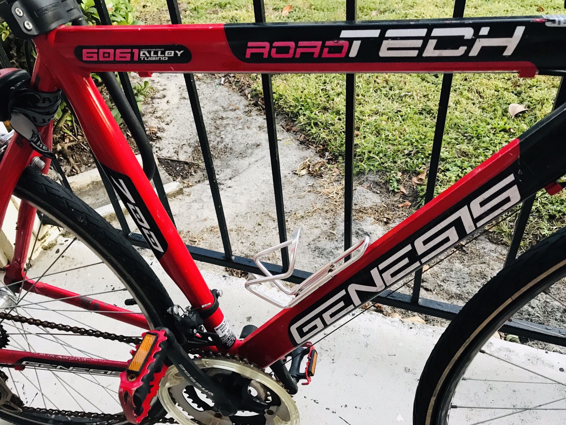 genesis 700c road tech