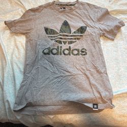 Adidas T-Shirt