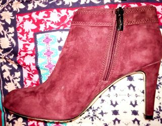 NEW Vince Camuto Chrissa Cabernet Suede Stiletto Ankle Booties