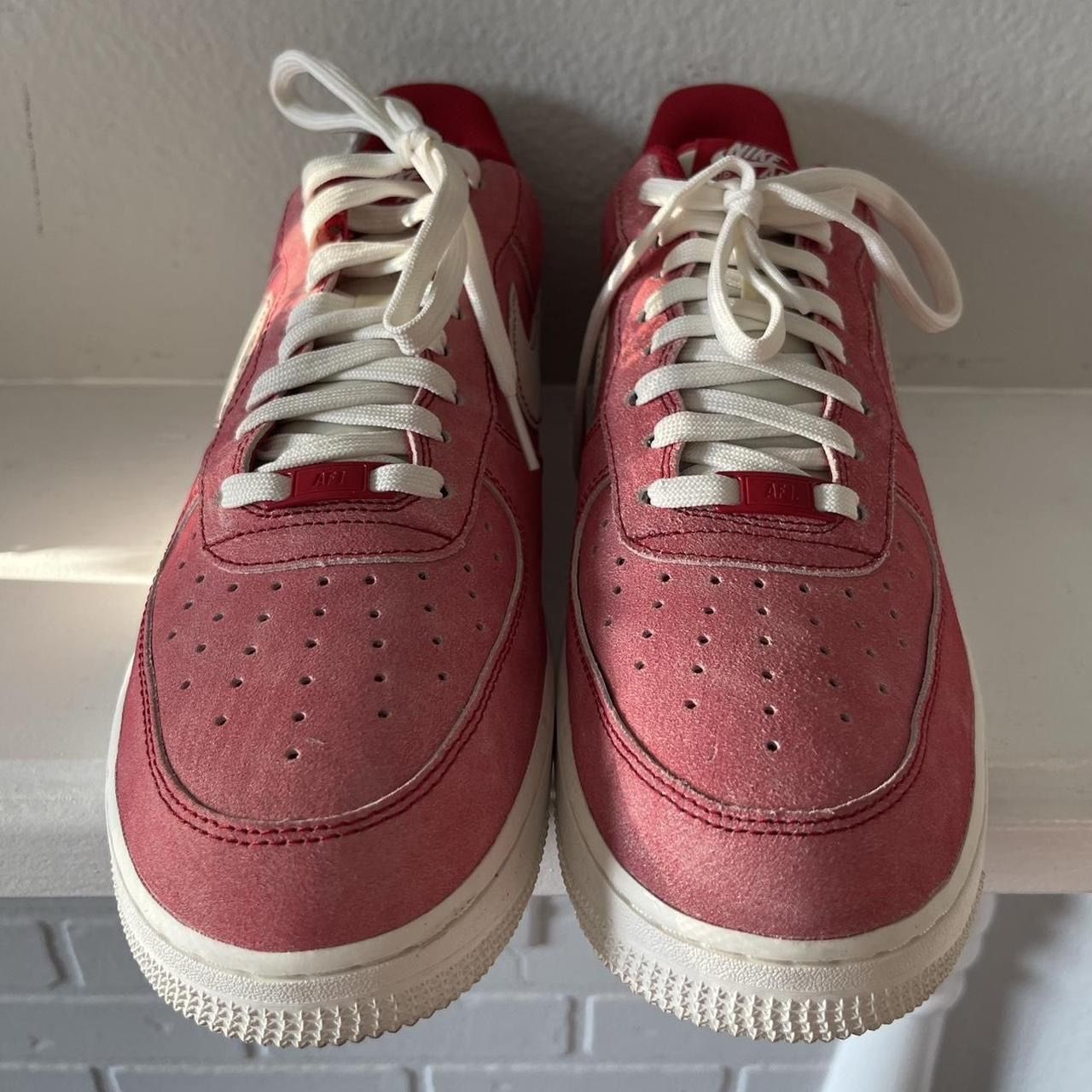 nike shoe air force dusty red