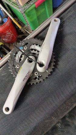 Shimano Crankset