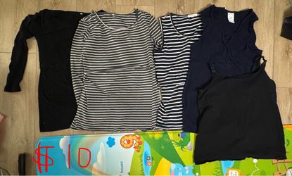 Maternity/nursing tops  bundle(sizeM-L)