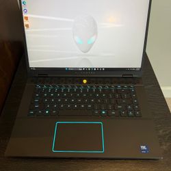 Dell Alienware M16 R2 Gaming Laptop 