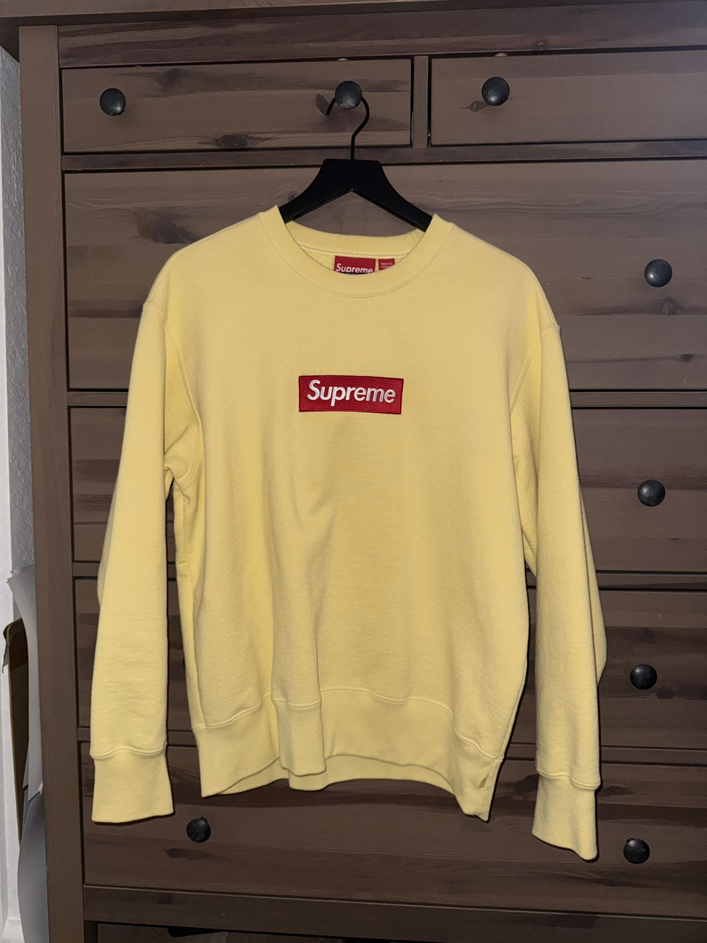 *SIZE SMALL* SUPREME YELLOW/RED BOX LOGO CREWNECK