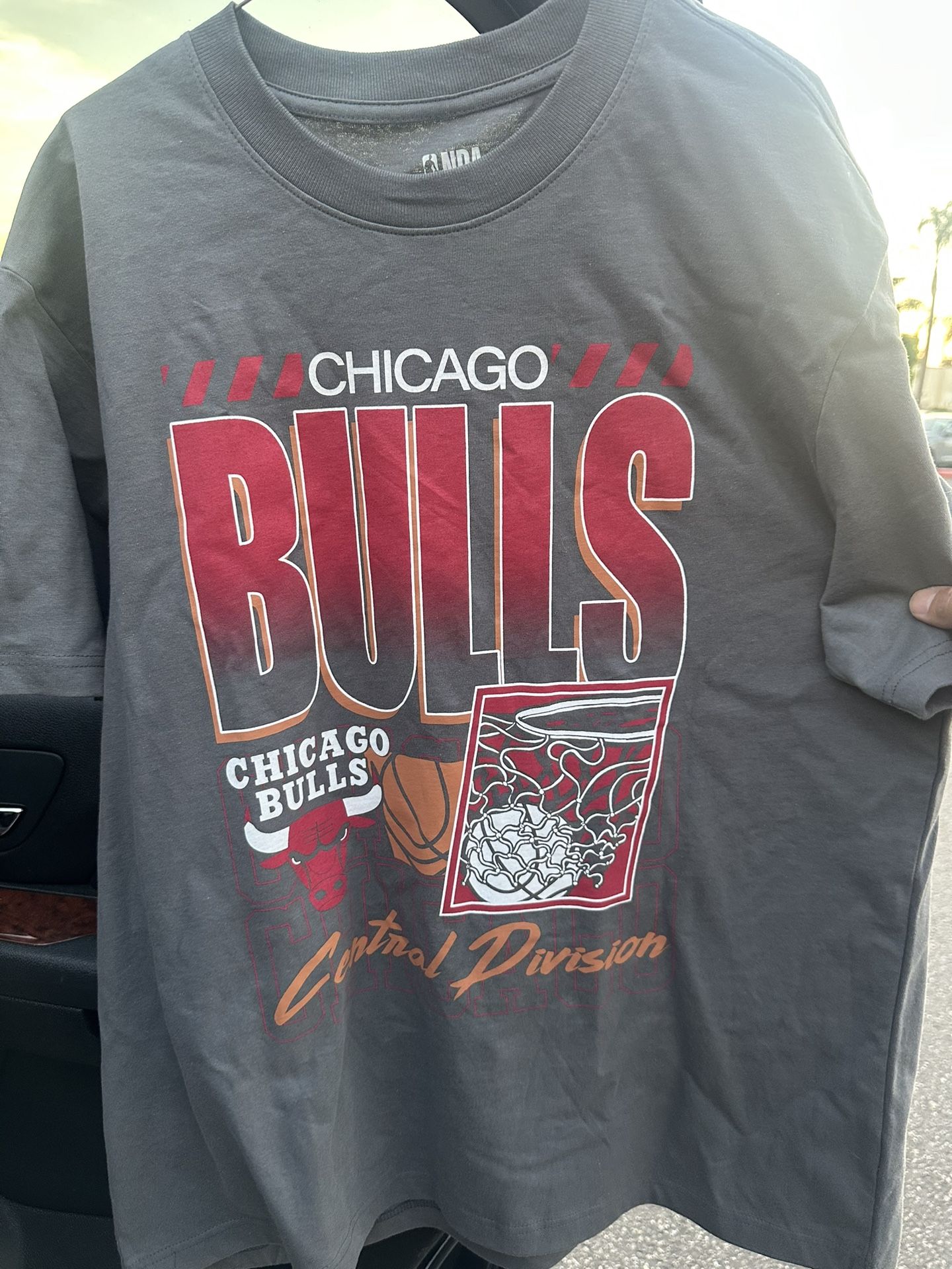 Chicago Bulls  Shirt Men’s Large 