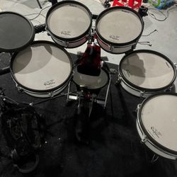 Roland V-Drum set + Headphones