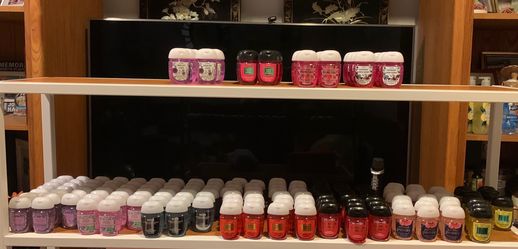 SANITIZER BATH AND BODY WORKS