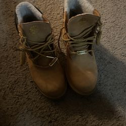Brown Timberlands Size 6
