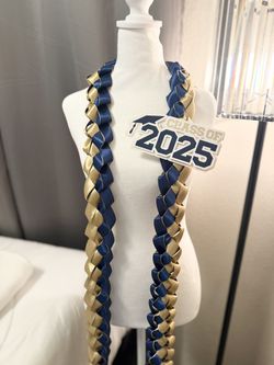 GRADUATION LEIS