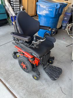 Electric wheelchair