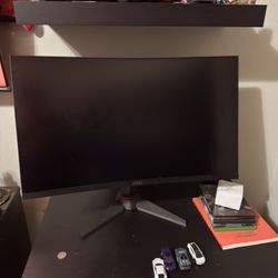 Gaming Monitor MSI curved 27”