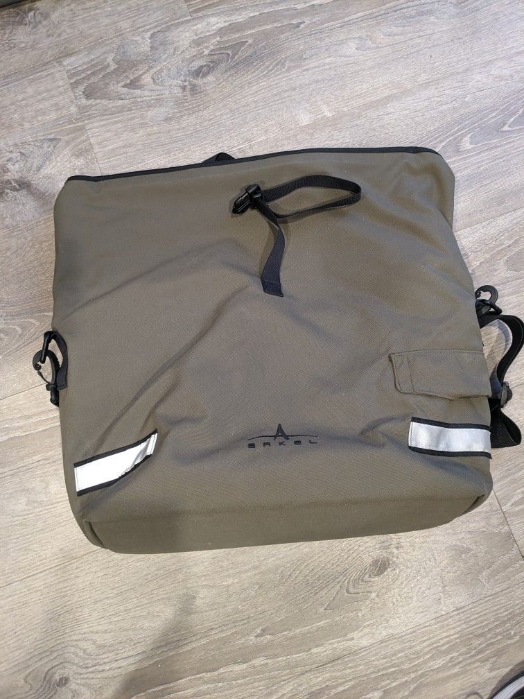 Ankel Messenger Bag