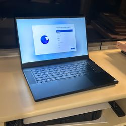 Razer Blade 15 (Mid-2019) - i7 / RTX 2060 / 16GB / 512GB