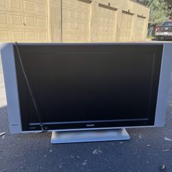 32 Inch High Def Tv $40 Obo Not A Smart Tv…