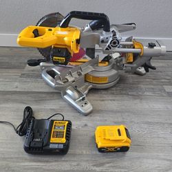 DEWALT 20V SLIDING MITER SAW WITH 20V 5AH BATTERY AND CHARGER