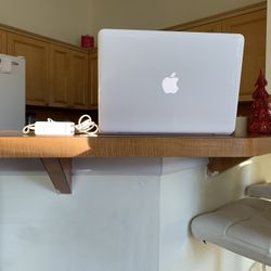 MacBook Apple Laptop 