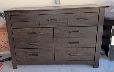 Ashley Furniture Brinxton 7-Drawer Dresser – Charcoal – $225