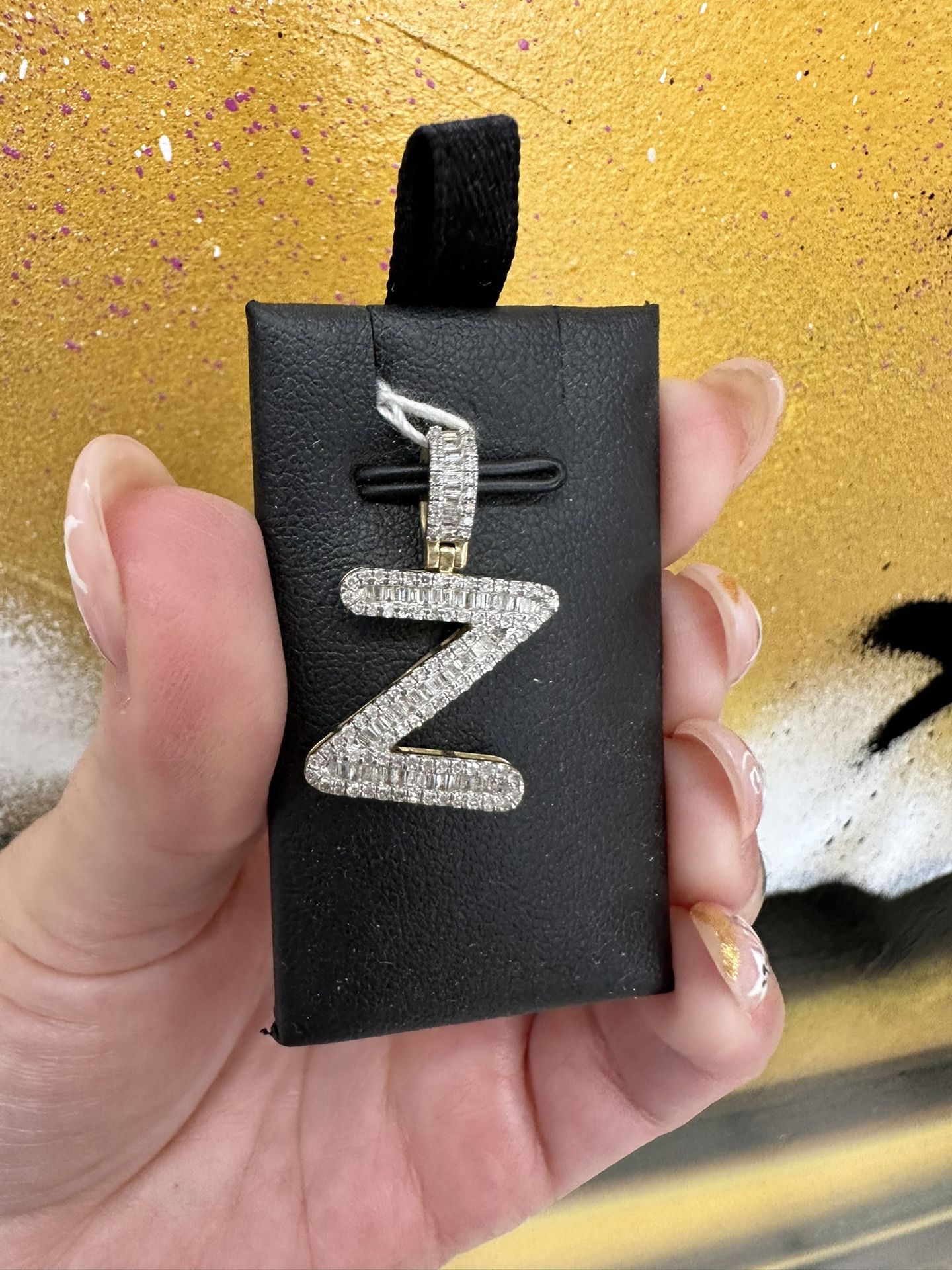 10k DIAMOND BAGUETTE LETTERS Z