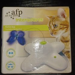 Interactive Flutter Bug Cat Toy - White