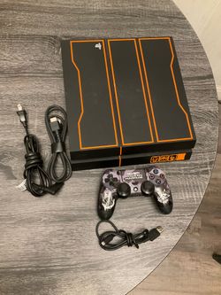 Sony PS4 PlayStation 4 Call of Duty: Black Ops III Console in Black/Orange W/ Controller