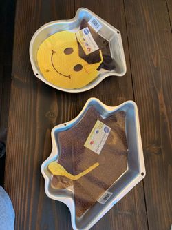 NEW Set of graduation pans