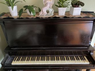 Piano - Upright Wooden
