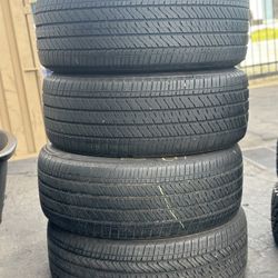 SET OF TIRE 275 50 22 85% LIFE BRIDGESTONE 85% LIFE